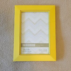 Malden Vibrant Yellow 4x6 Picture Frame
